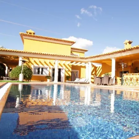 El Lagarto, Luxury Villa,